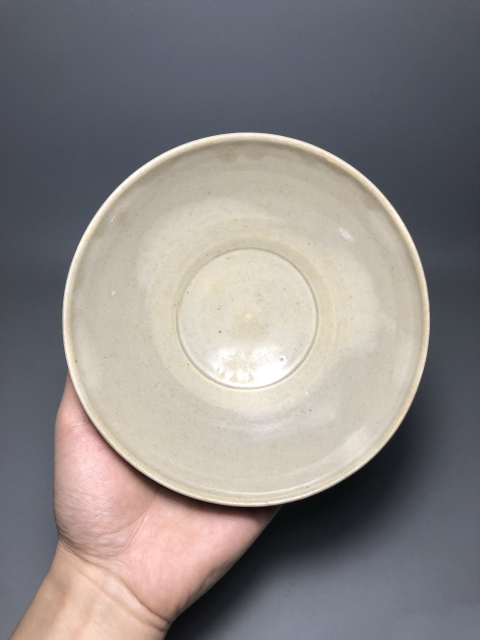 古玩陶瓷【宋代】景德鎮窯影青釉唇口碗【估價大幾千元】拍賣，當前價格1元