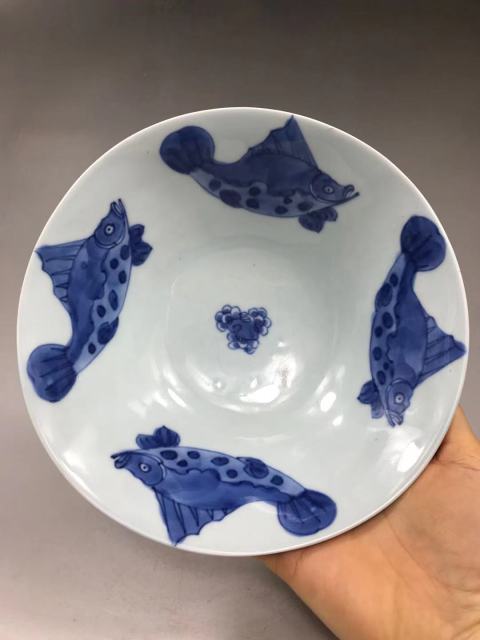 古玩陶瓷魚紋青花碗拍賣,當(dāng)前價格9800元