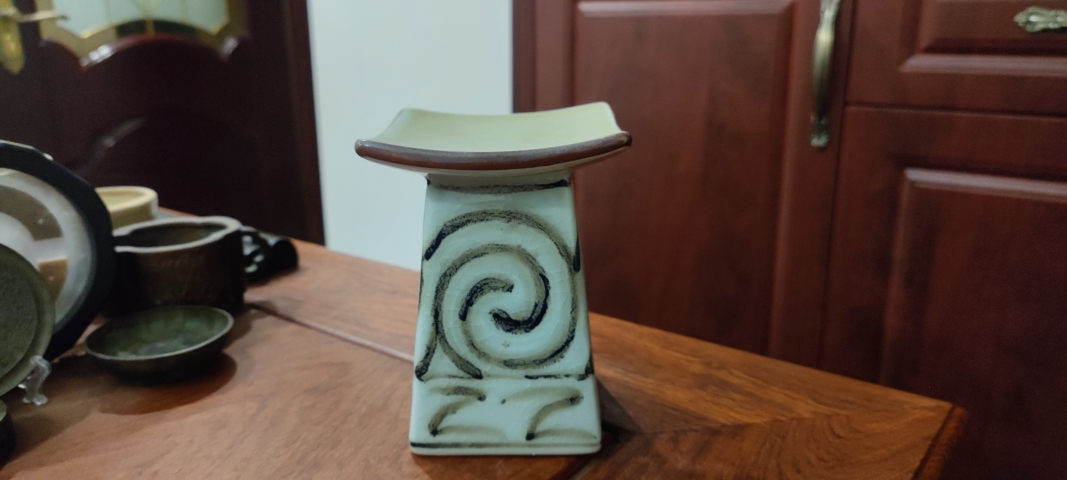 古玩陶瓷高足盤拍賣,當前價格199元