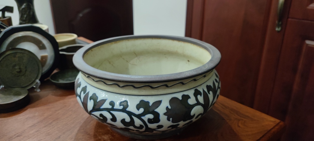 古玩陶瓷花卉紋香爐拍賣，當前價格199元