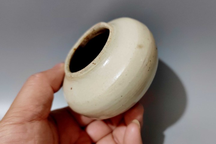 古玩陶瓷雅致的金元磁州窯白釉水盂拍賣，當前價格999元