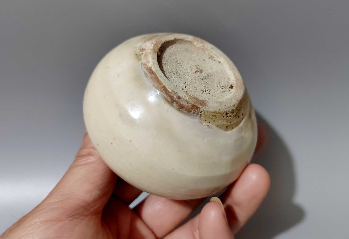 古玩陶瓷雅致的金元磁州窯白釉水盂拍賣，當前價格999元