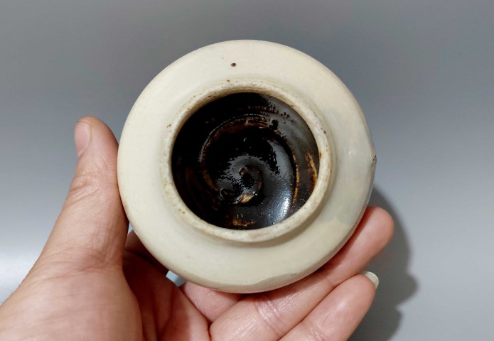 古玩陶瓷雅致的金元磁州窯白釉水盂拍賣，當前價格999元