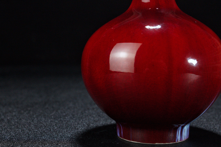 古玩陶瓷創匯精瓷·窯變紅釉天球瓶拍賣，當前價格3000元