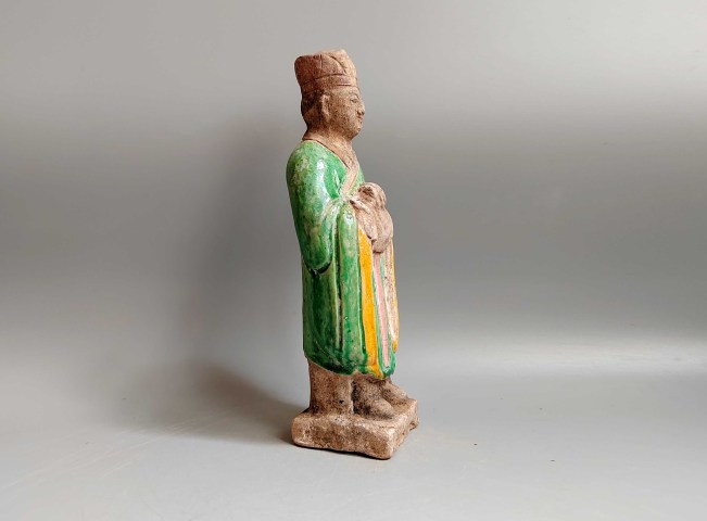 古玩陶瓷明三彩人物捧蛇生肖文官造精品拍賣，當前價格3680元