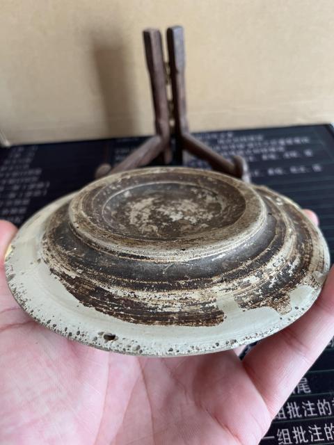 古玩陶瓷磁州窯褐彩花卉紋盤拍賣，當前價格380元