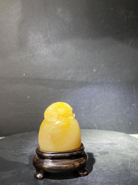 古玩雜項(xiàng)壽山田黃石(銀包金)拍賣,當(dāng)前價(jià)格3300元