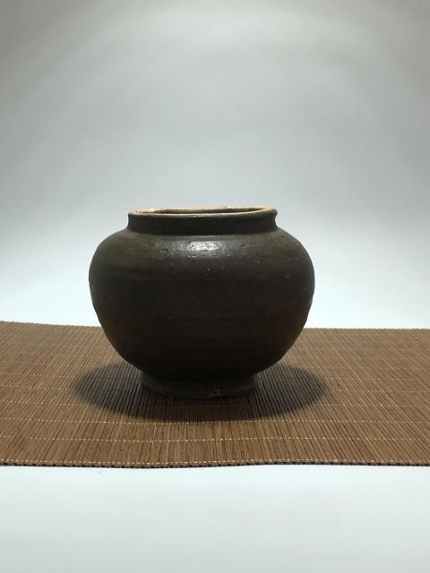 古玩陶瓷耀州窯系醬釉罐拍賣,當前價格1999元