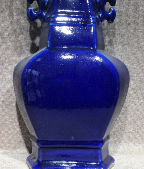 古玩陶瓷藍釉螭龍耳六方瓶拍賣，當前價格8888元