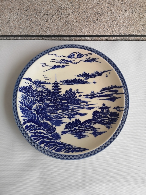 古玩陶瓷山水紋青花盤拍賣,當前價格298元