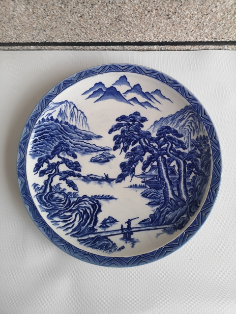 古玩陶瓷山水紋青花盤拍賣,當前價格350元