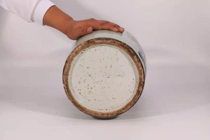 域鉴古玩】清晚期豆青釉青花洞石凤凰牡丹纹双耳盘口瓶拍卖价格