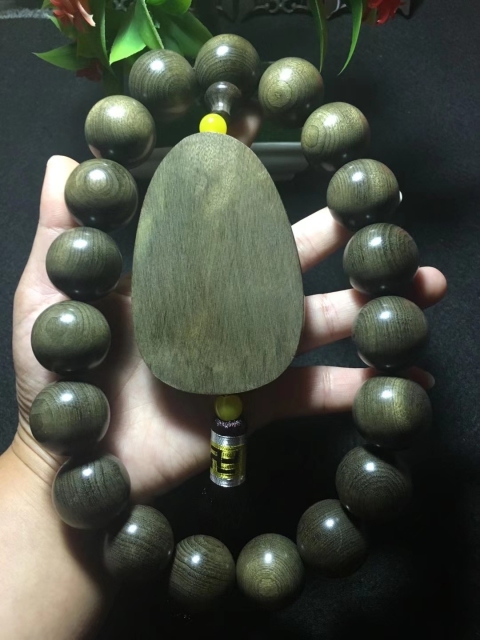 古玩雜項(xiàng)楠木手串觀音菩薩雕件拍賣,當(dāng)前價(jià)格1000元