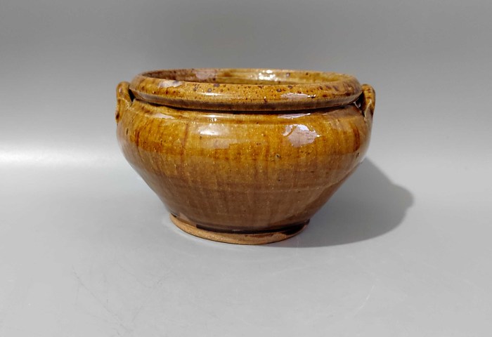 古玩陶瓷磁州窯雙系黃釉爐拍賣(mài),當(dāng)前價(jià)格400元