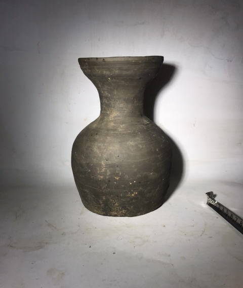 古玩陶瓷漢代?黑陶壺拍賣，當前價格2000元