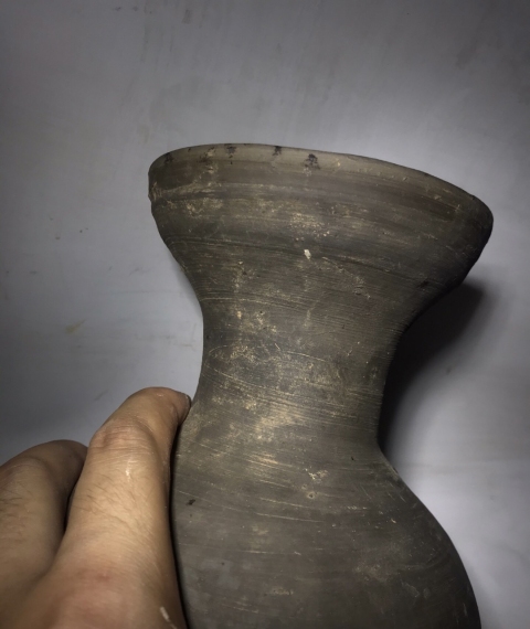 古玩陶瓷漢代?黑陶壺拍賣，當前價格2000元