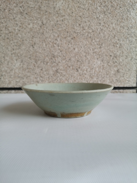 古玩陶瓷龍泉系青瓷碗拍賣，當(dāng)前價格398元