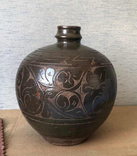 古玩陶瓷褐釉剔花嘟嚕瓶拍賣,當前價格120000元