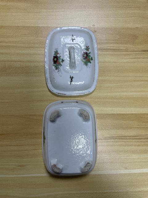 古玩陶瓷民國(guó) 精品粉彩花卉紋肥皂盒拍賣，當(dāng)前價(jià)格480元