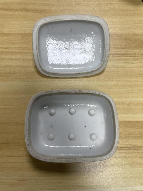 古玩陶瓷民國(guó) 精品粉彩花卉紋肥皂盒拍賣，當(dāng)前價(jià)格480元