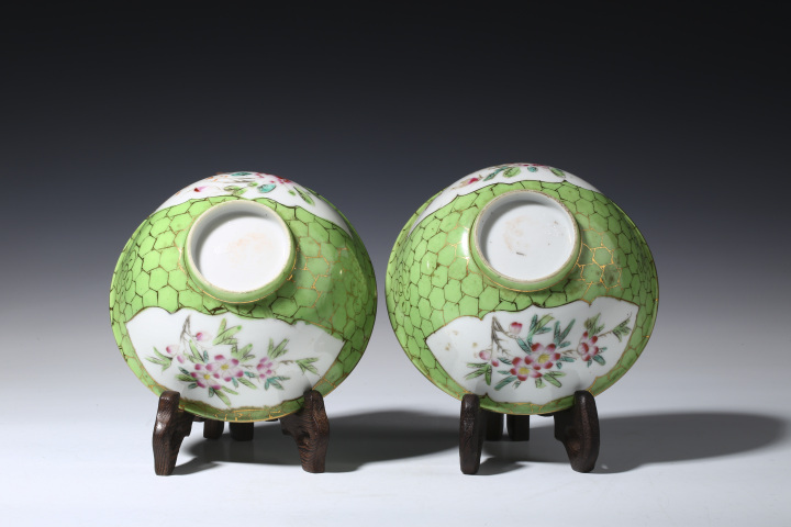 古玩陶瓷民國·綠釉開窗粉彩花鳥紋碗一對拍賣，當(dāng)前價(jià)格1999元