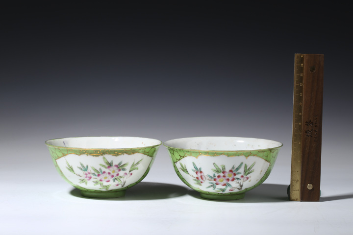 古玩陶瓷民國·綠釉開窗粉彩花鳥紋碗一對拍賣，當(dāng)前價(jià)格1999元