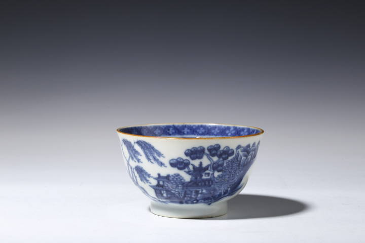 古玩陶瓷清乾隆·青花山水樓閣紋杯拍賣(mài)，當(dāng)前價(jià)格999元