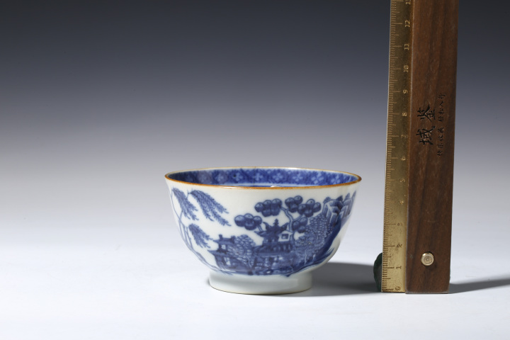 古玩陶瓷清乾隆·青花山水樓閣紋杯拍賣(mài)，當(dāng)前價(jià)格999元