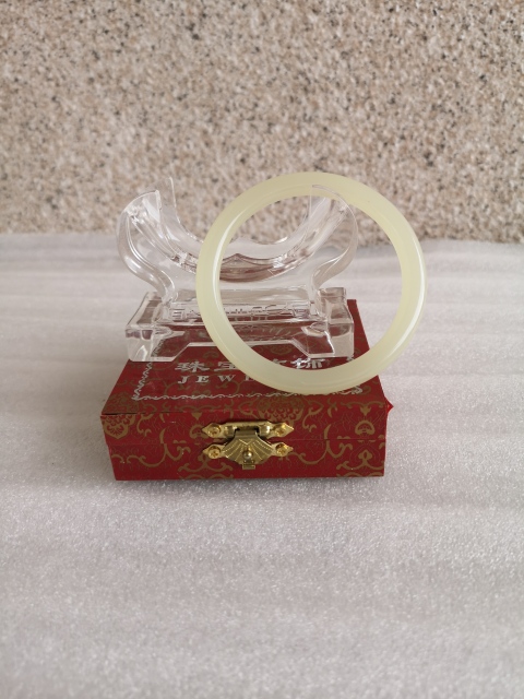 古玩玉器和田玉鐲子拍賣,當前價格850元