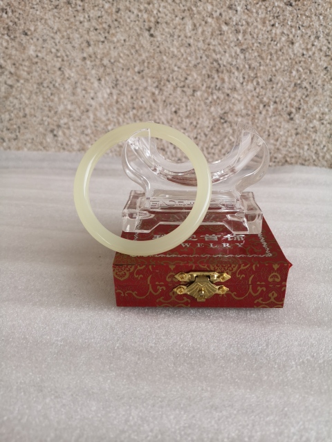 古玩玉器和田玉鐲子拍賣,當前價格850元