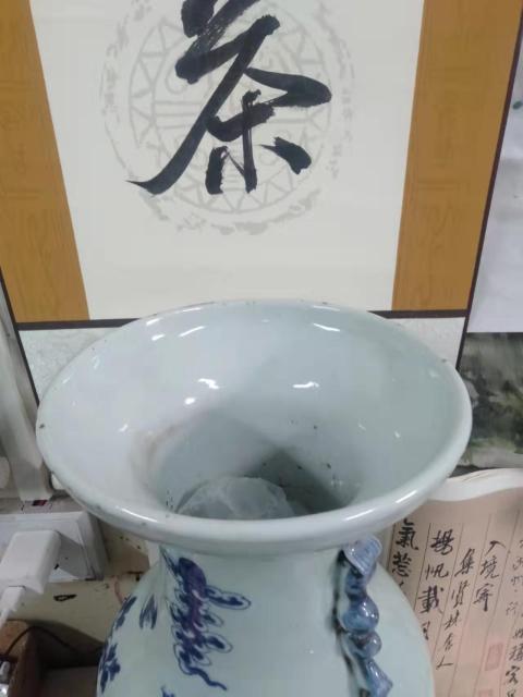 古玩陶瓷豆青釉青花人物故事紋獅耳洗口瓶看窯口景德鎮,個人認為看東西說話拍賣,當前價格7999元