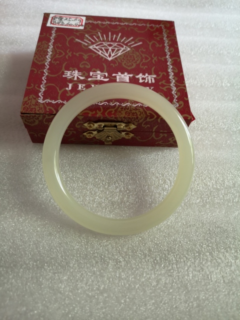 古玩玉器和田玉鐲子拍賣,當前價格850元