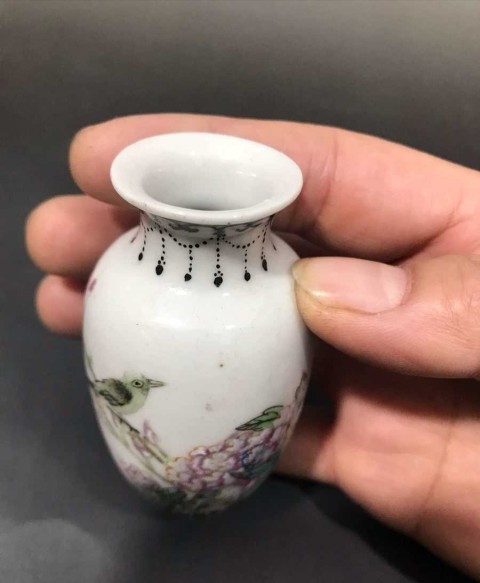 古玩陶瓷粉彩花鳥紋小燈籠瓶拍賣,當前價格1800元
