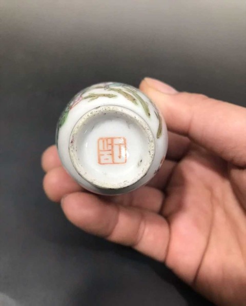 古玩陶瓷粉彩花鳥紋小燈籠瓶拍賣,當前價格1800元