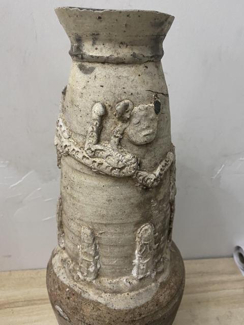 古玩陶瓷宋代白釉堆塑瓶拍賣，當前價格0元