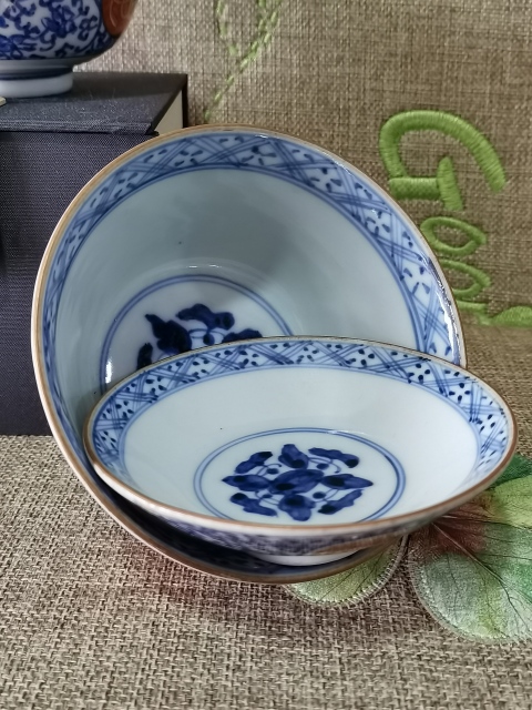 古玩陶瓷【高檔茶盞】晚清青花加彩蓋碗一對拍賣,當(dāng)前價格888元