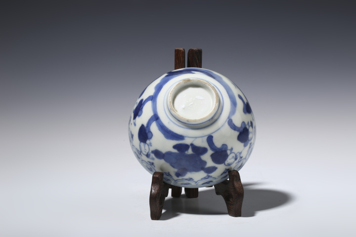 古玩陶瓷清晚期 精品青花嬰戲紋碗拍賣，當前價格550元
