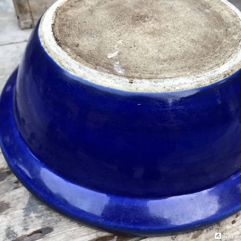 古玩陶瓷霽藍(lán)釉堆白洗手盆拍賣,當(dāng)前價(jià)格3600元