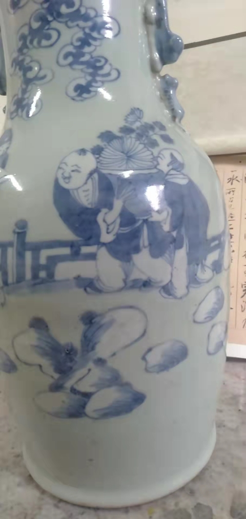 古玩陶瓷清中晚期青花堆白獅耳瓶,人物大瓶子,景德鎮(zhèn)窯口拍賣,當(dāng)前價(jià)格6888元