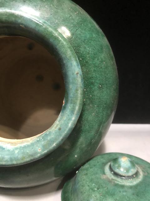 古玩陶瓷清早期綠釉蓋罐拍賣,當前價格1元