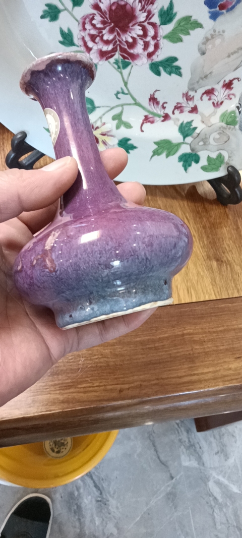 古玩陶瓷紅釉瓶拍賣,當(dāng)前價(jià)格15500元