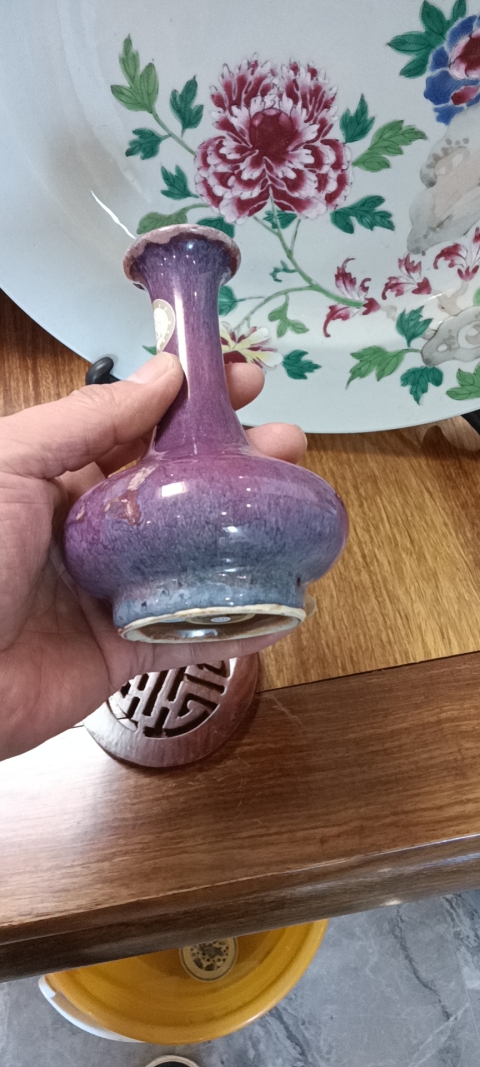 古玩陶瓷紅釉瓶拍賣,當(dāng)前價(jià)格15500元