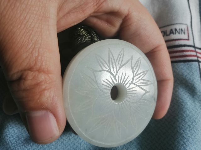 古玩玉器天然翡翠花卉紋壁拍賣，當前價格400元