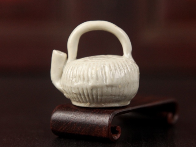 古玩陶瓷明:德化窯硯滴拍賣,當前價格280元