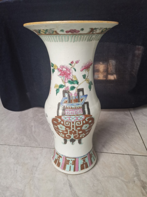 古玩陶瓷粉彩博古花卉紋花觚拍賣，當前價格5800元