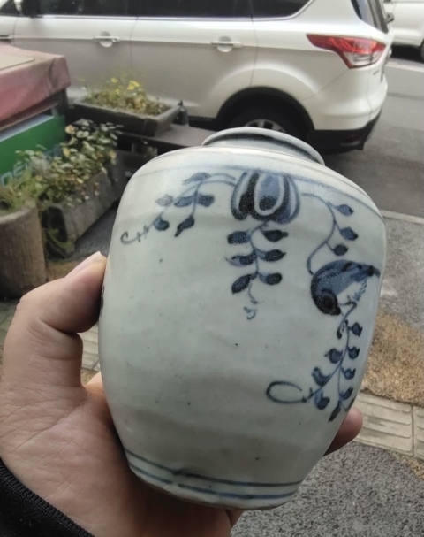 古玩陶瓷青花罐拍賣(mài)，當(dāng)前價(jià)格2500元
