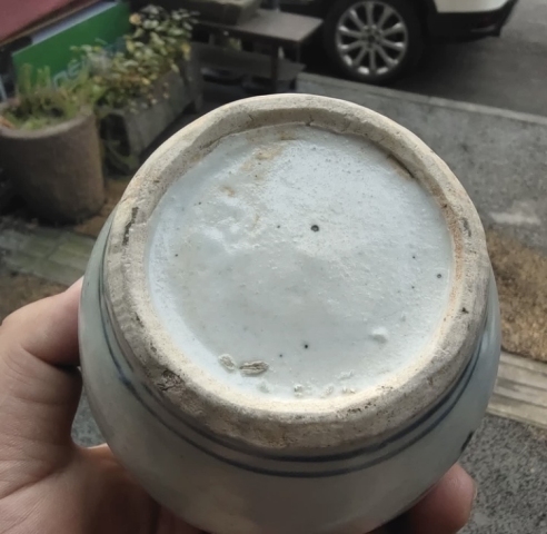 古玩陶瓷青花罐拍賣(mài)，當(dāng)前價(jià)格2500元