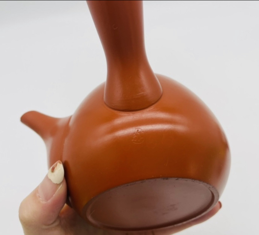 古玩陶瓷紅釉側把壺拍賣，當前價格398元