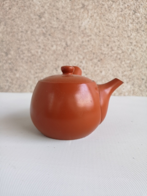古玩陶瓷紅釉側把壺拍賣，當前價格398元