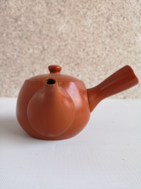 古玩陶瓷紅釉側把壺拍賣，當前價格398元